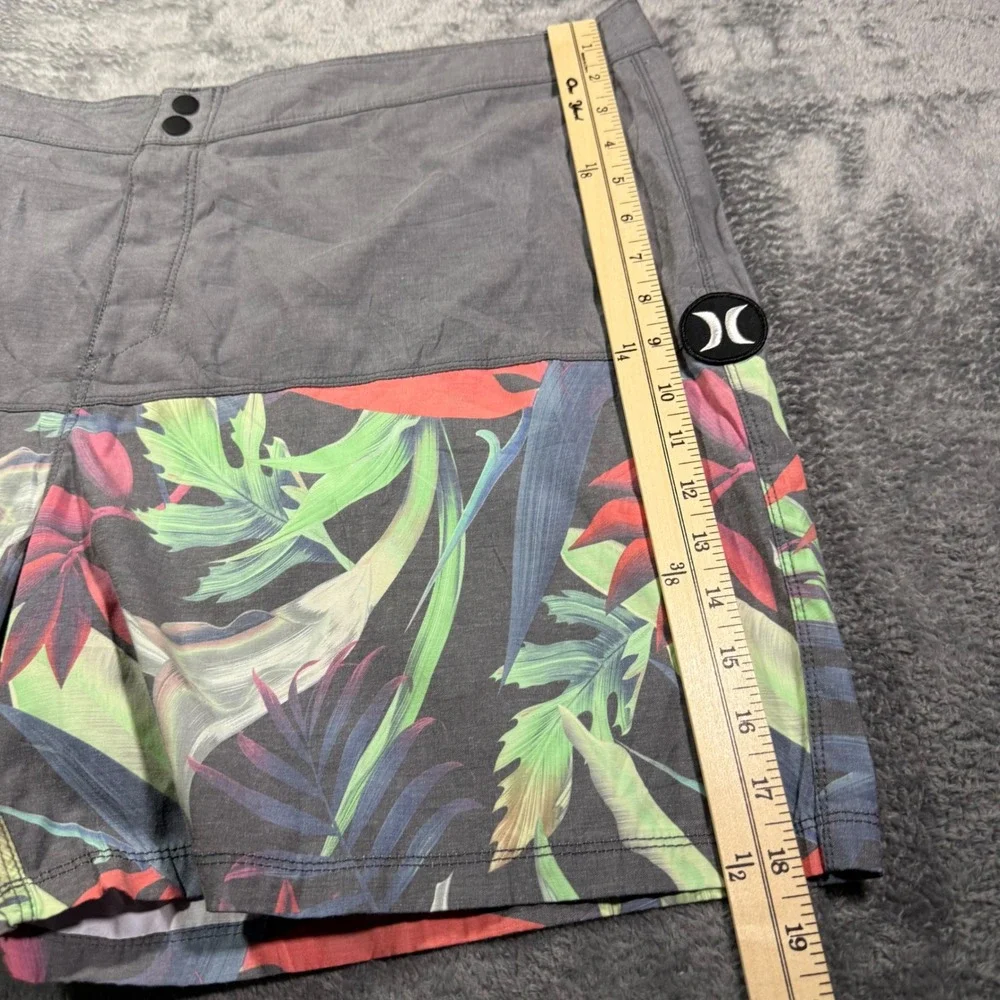 Hurley Mens Tropical Floral‎ Board Shorts Grey Colored Striped Swim Trunks Sz 40